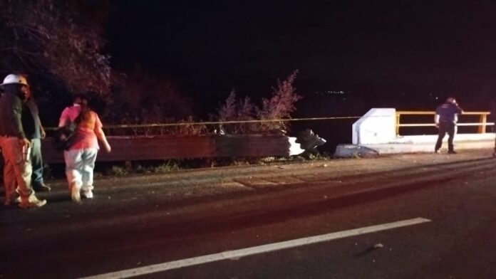 Muere Al Salir Proyectado De Su Auto Tras Chocar Contra Barra De