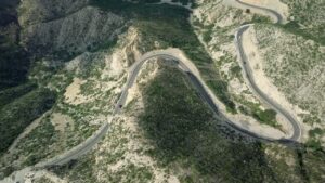 Aplican mil mdp a 226 km de caminos para conectar a más de 300 comunidades de la Sierra Gorda