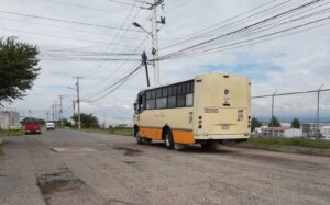 Transportistas de San Juan del Río niegan haber adquirido “unidades chatarra”