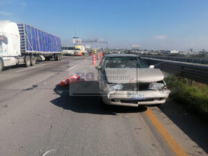 Chocan tres autos en zona de reparación de la 57