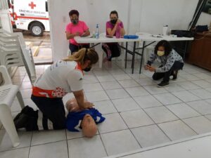 Imparte Cruz Roja curso de Primer Respondiente a periodistas