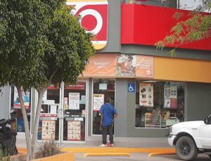 Detienen a "fichita" relacionado con por lo menos 9 robos a tiendas de conveniencia en Querétaro