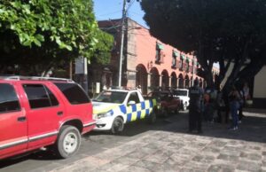 Pequeñita se salva de ser atropellada en Centro de San Juan del Río