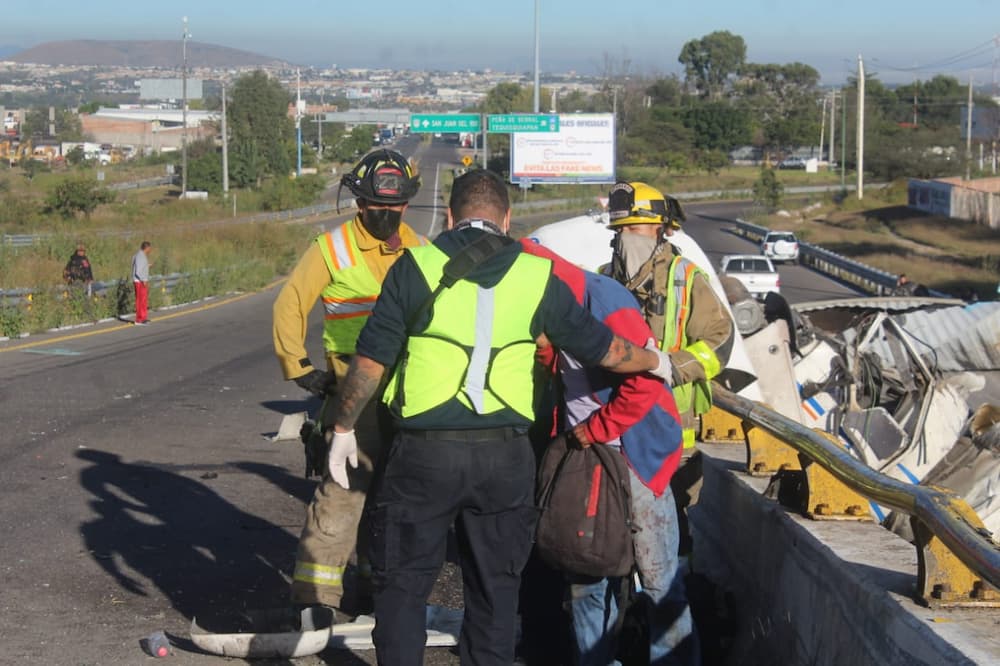 Tres conductores sobreviven a impresionante accidente en el Trébol, sobre la 57, en SJR