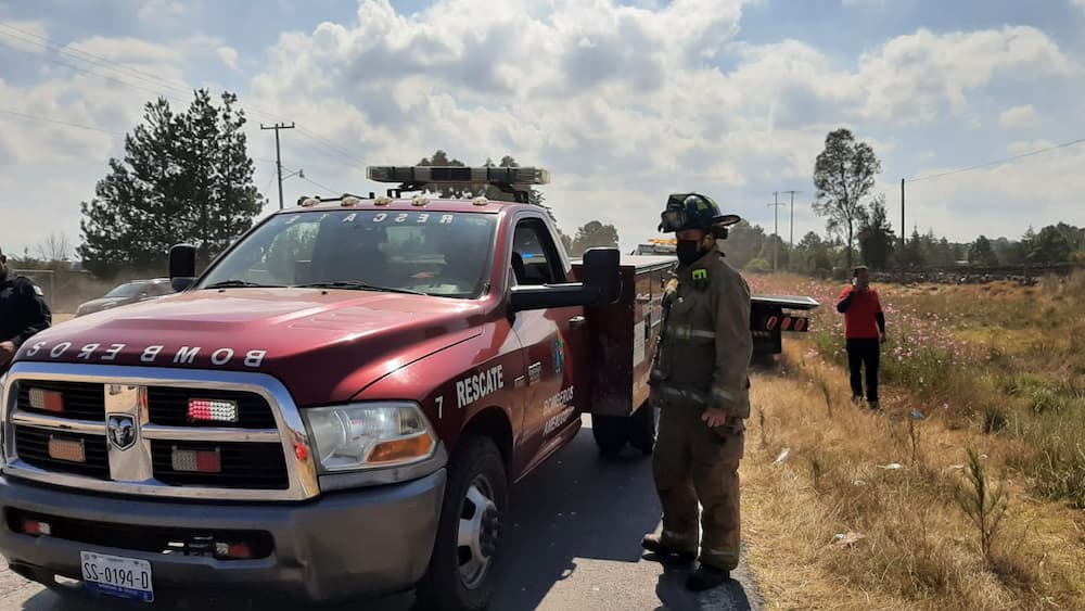 Cuatro lesionados tras fuerte choque sobre la carretera 120 en Amealco