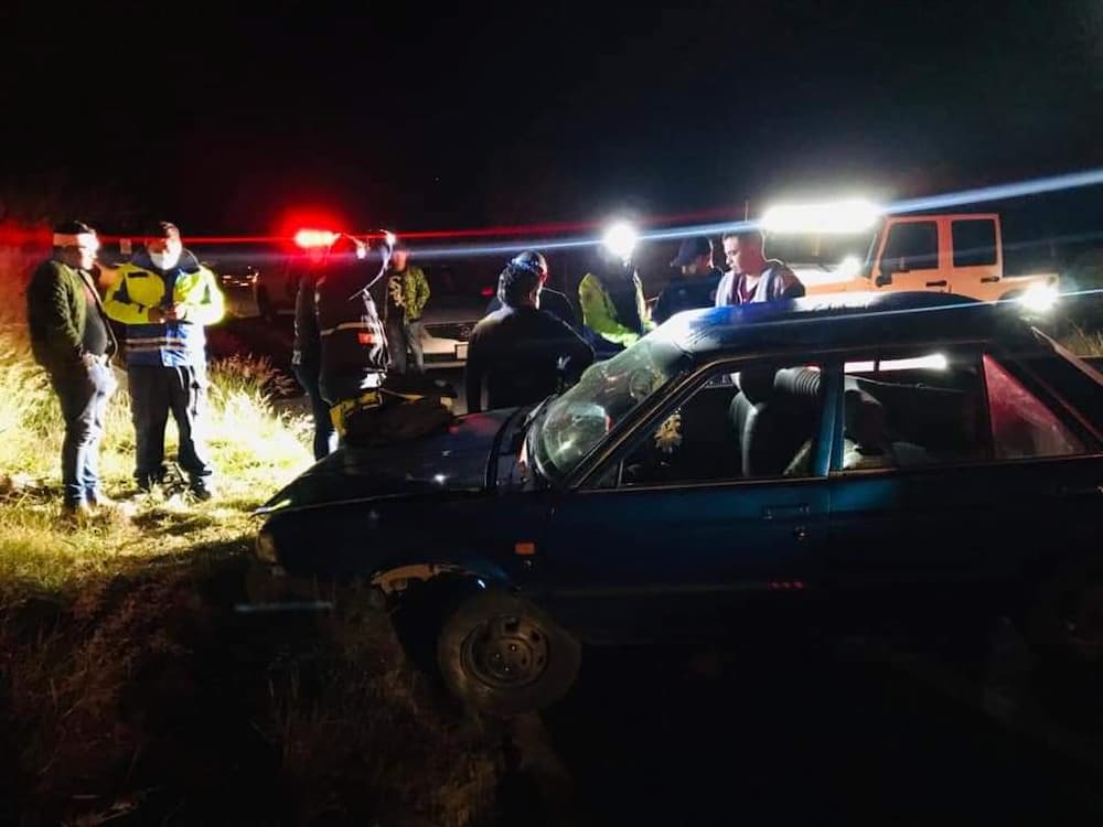 Choca contra cerro ubicado en la carretera 300, el saldo fue de tres lesionados