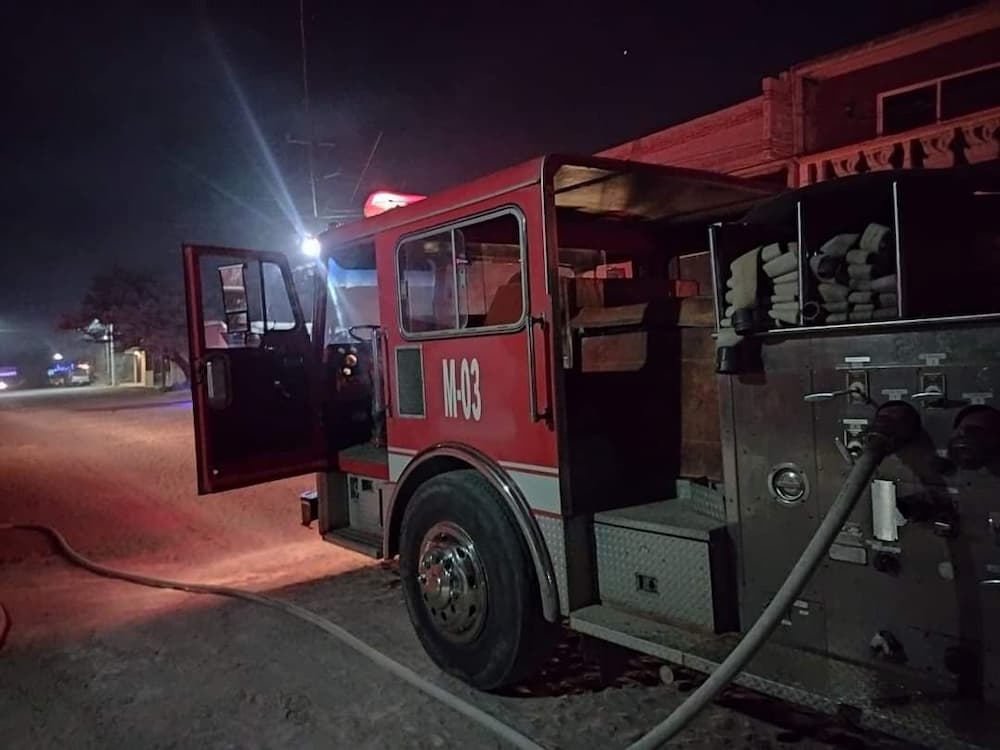 Bomberos de Ezequiel sofocan incendio de casa habitación