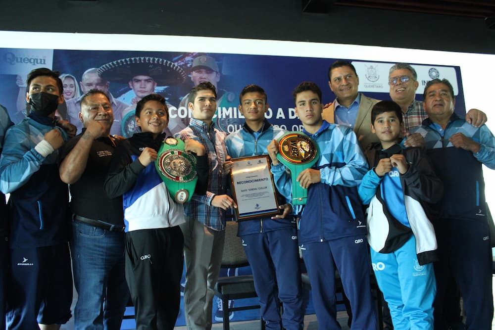 Reconocen trayectoria del boxeador David “General” Cuellar