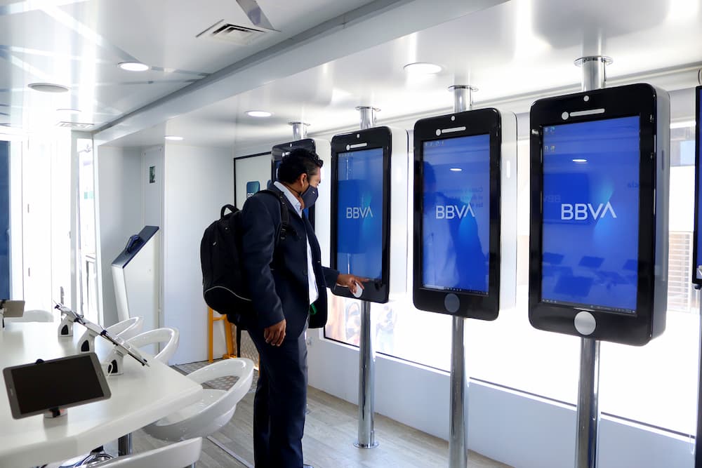 Capacita BBVA a comunidad de la UTC en materia financiera