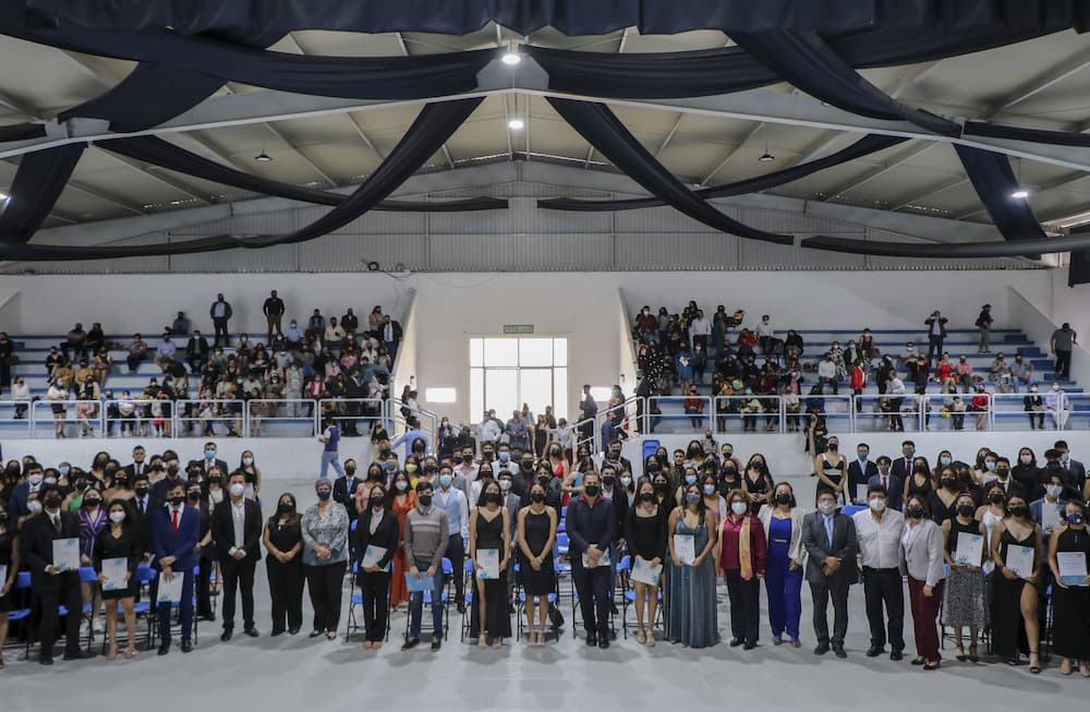 Se gradúan alumnos de la Escuela de Bachilleres en San Juan del Río