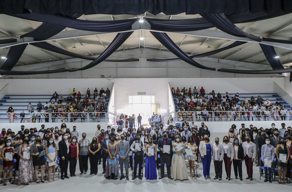 Se gradúan alumnos de la Escuela de Bachilleres en San Juan del Río