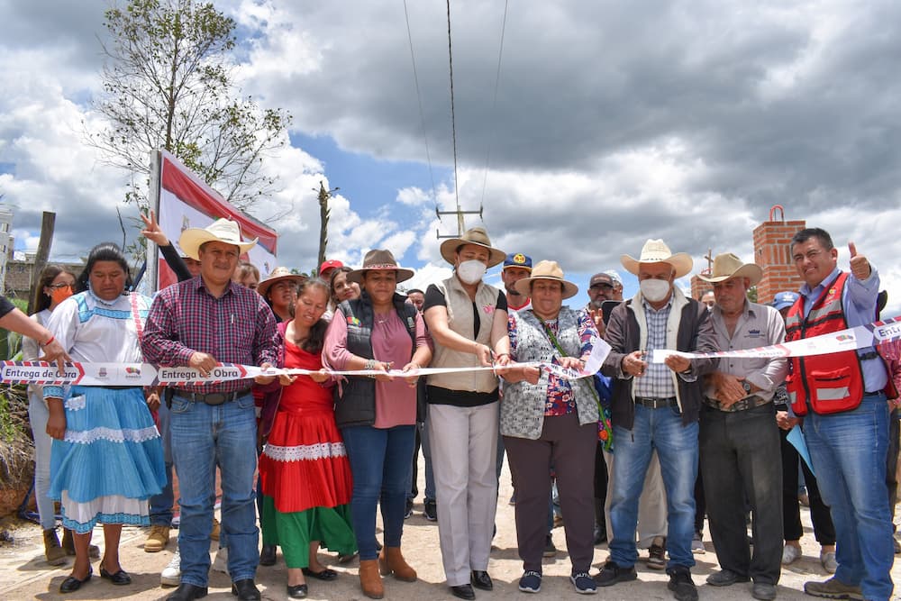 Alcalde continúa la entrega de obras y plantación de árboles en Amealco de Bonfil