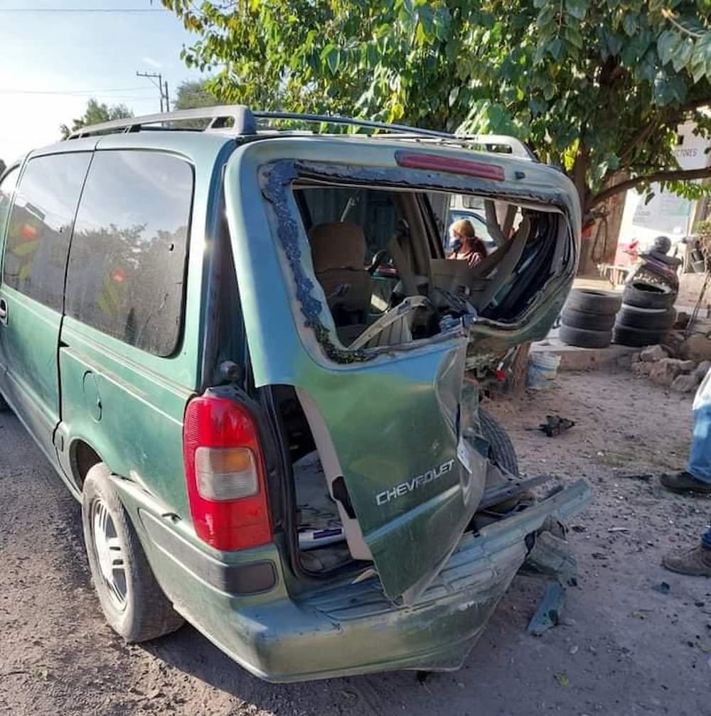 Choque entre dos camionetas deja un lesionado en El Sauz, Pedro Escobedo