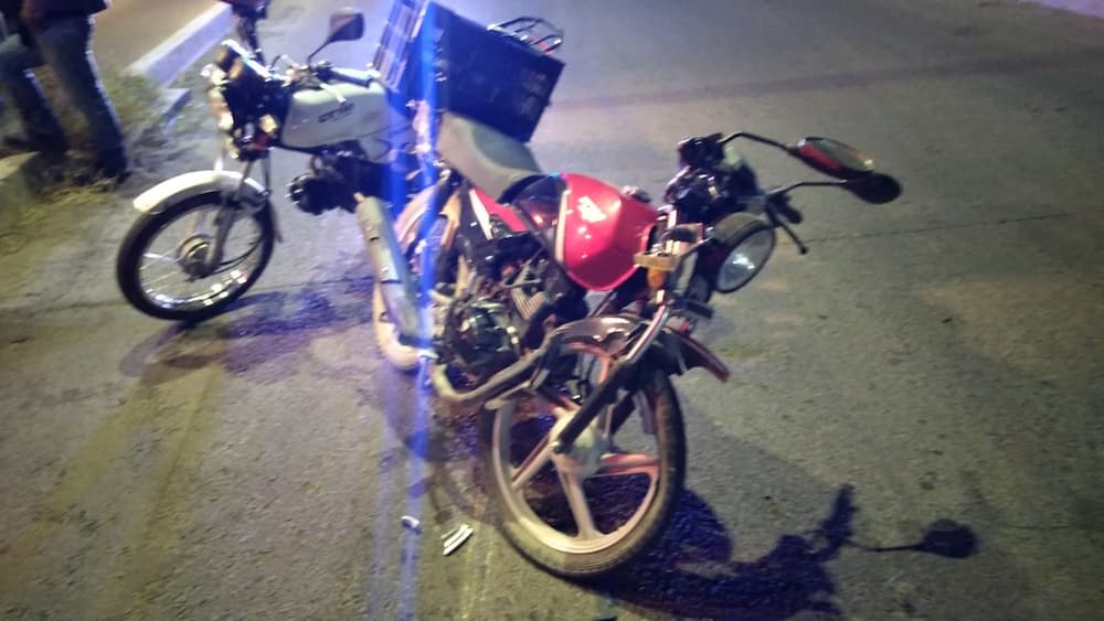 Un lesionado tras choque frontal entre motocicleta y camioneta sobre la estatal 122