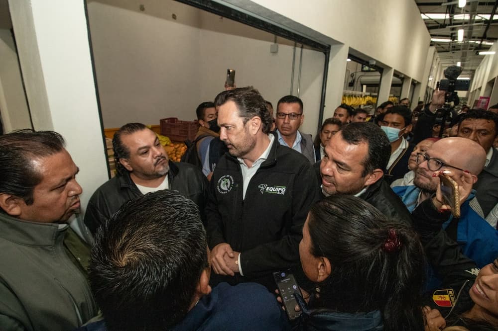 Mauricio Kuri y Roberto Cabrera, en equipo con comerciantes y ciudadanía, entregan rehabilitación del Mercado Juárez