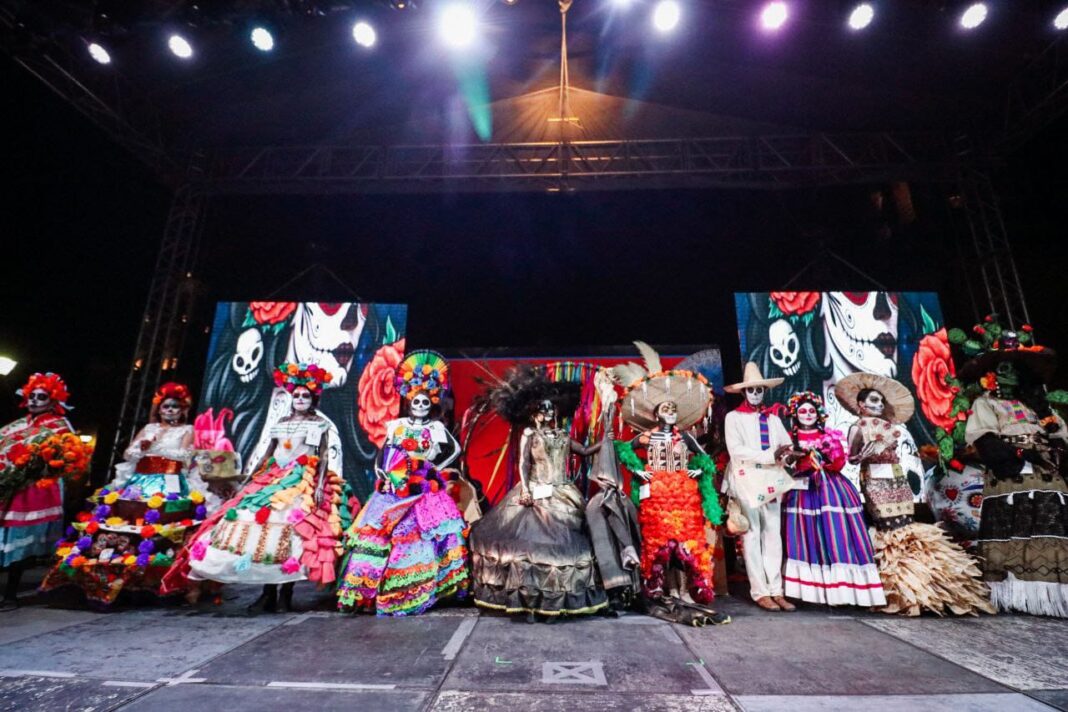 Festival de Día de Muertos concluye con Concurso de Catrinas y espectáculo Calacas