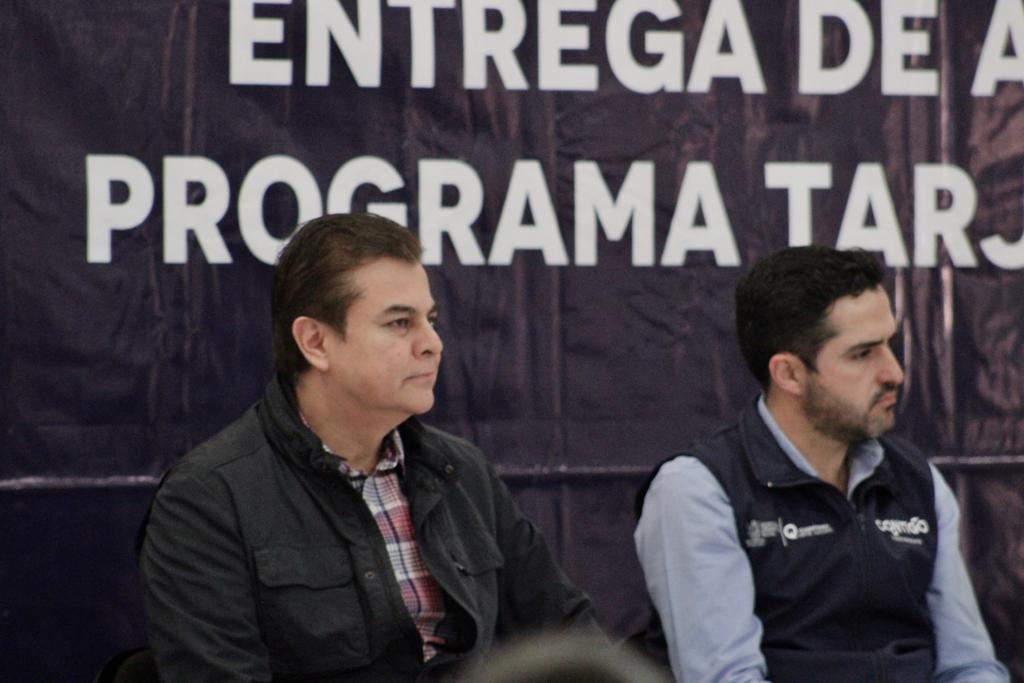 Antonio Mejía Y gobierno del Estado entregan “Tarjeta Contigo” En Tequisquiapan