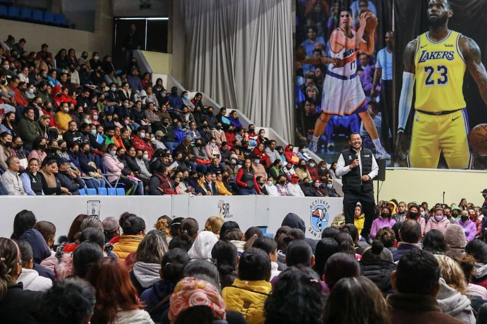 Entregan más de 10 mil becas a estudiantes sanjuanenses en penúltima jornada