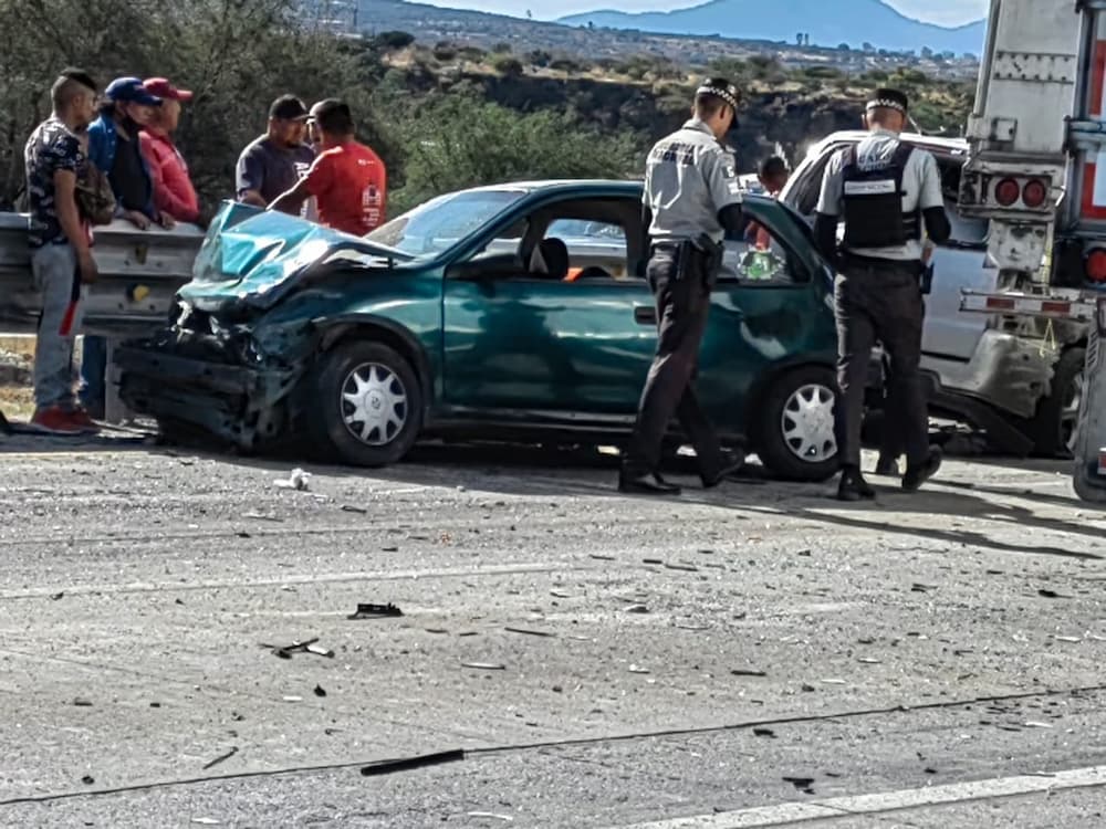 Fallece niño de un año nueve meses y la mamá se encuentra grave en el hospital tras fatal accidente en la autopista 57 en SJR