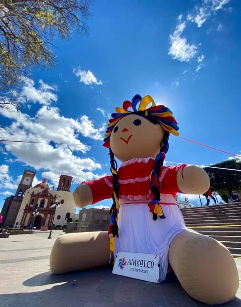 Disfruta de la Lele Monumental en el Jardín Principal de Amealco