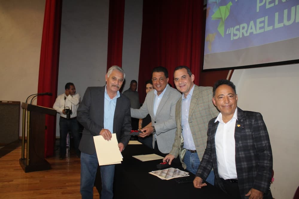 Efectúan primera entrega del reconocimiento Israel Luna Cabrera a periodistas de San Juan del Río