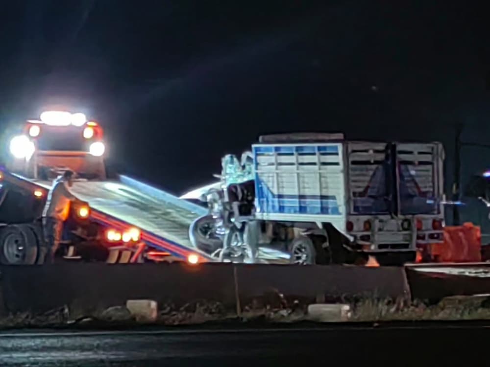 Camioneta vuelca y deja dos personas lesionadas sobre la 57, a la altura de Loma Linda, SJR