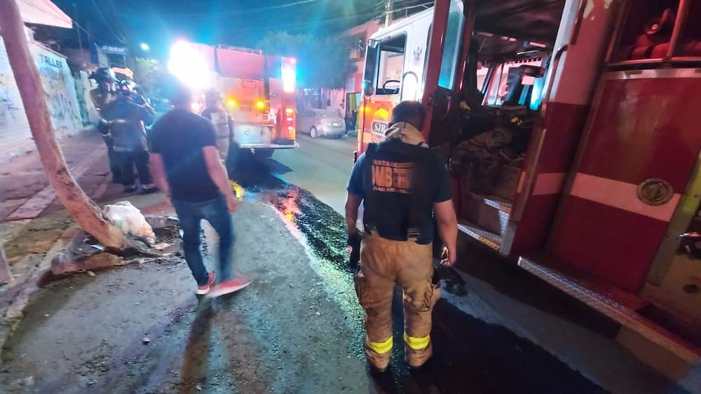 Incendio de llantas moviliza a cuerpos de emergencia en Centro de SJR