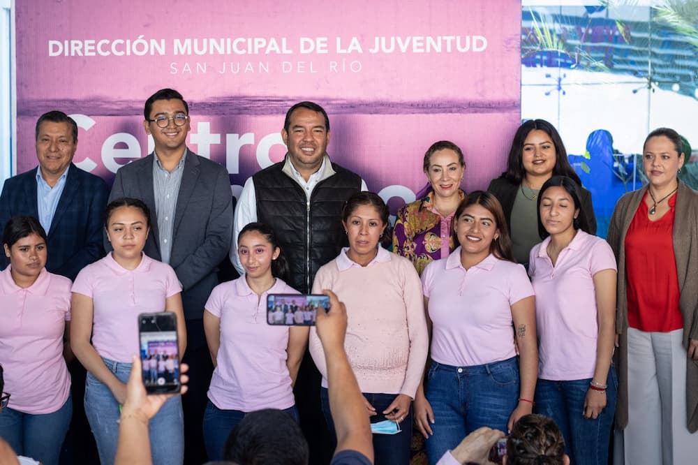 Roberto Cabrera inaugura, en equipo con ICATEQ y Juventud, el Centro Empleo Joven