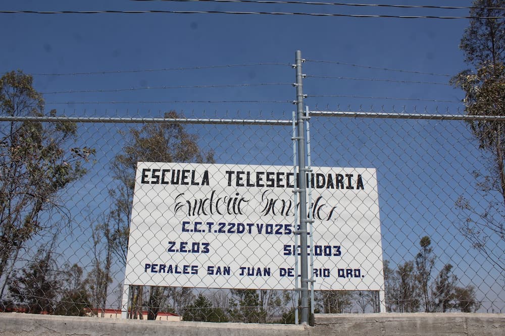 Opera en condiciones paupérrimas telesecundaria de Perales en SJR