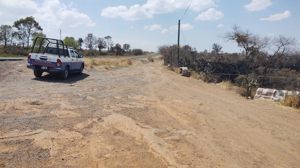 Alerta por volcadura de pipa de gas LP sobre Panamericana en Pedro Escobedo