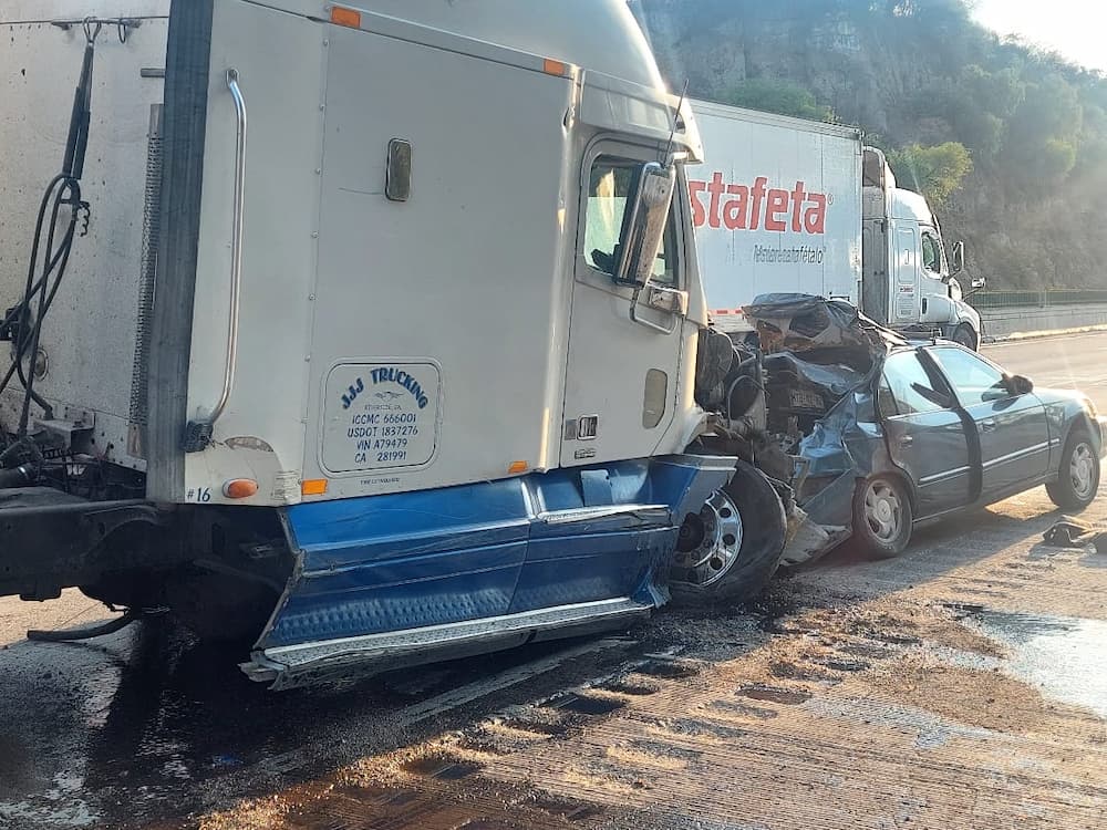 Brutal choque múltiple deja por lo menos 10 personas lesionadas sobre autopista 57 en SJR