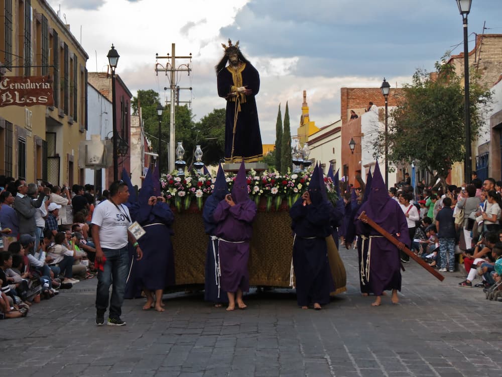 Espera Querétaro 324 mil turistas en Semana Santa y Pascua