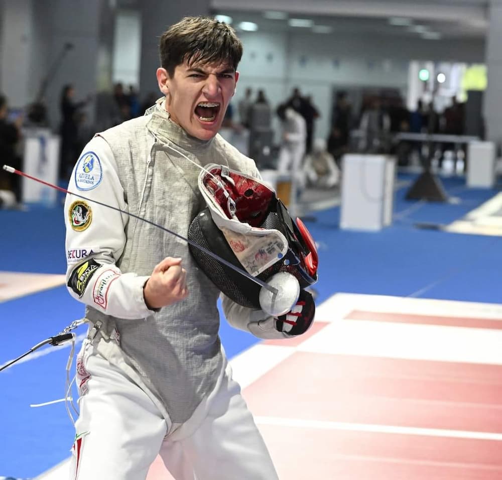 Queretano entra al top 8 mundial de esgrima