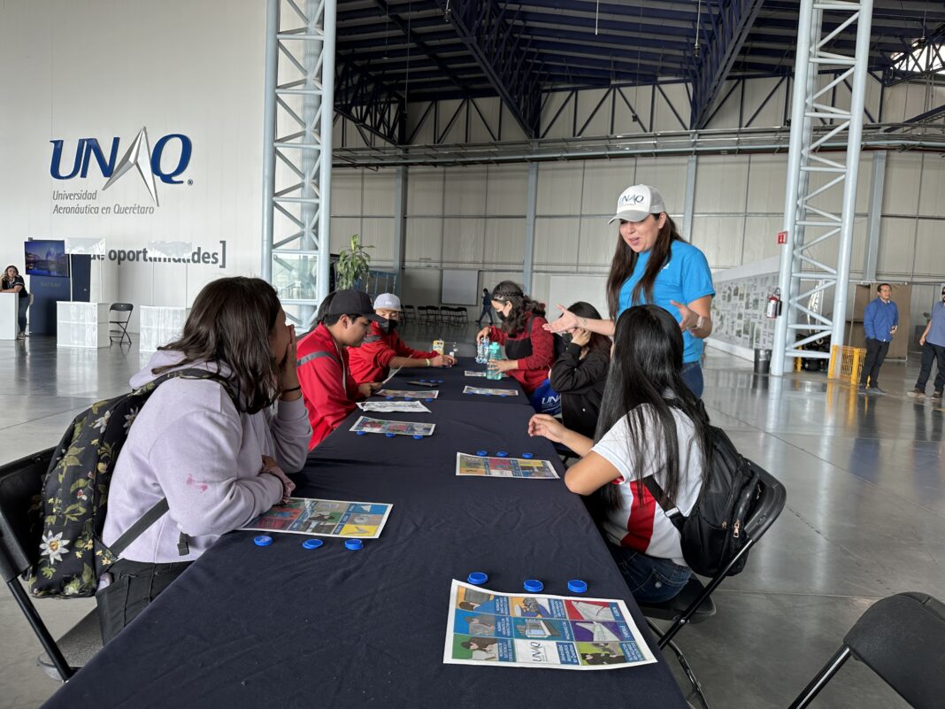 Realiza UNAQ día de orientación vocacional