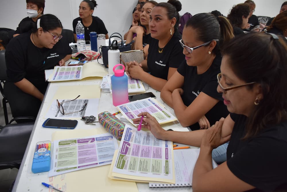 Capacita USEBEQ a docentes para reforzar educación inclusiva