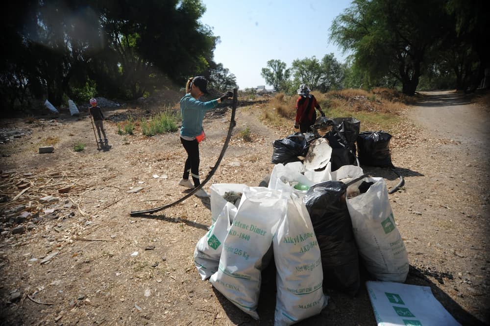 ornada de limpieza del Programa Me Late El Río llega a El Carrizo y Agaves