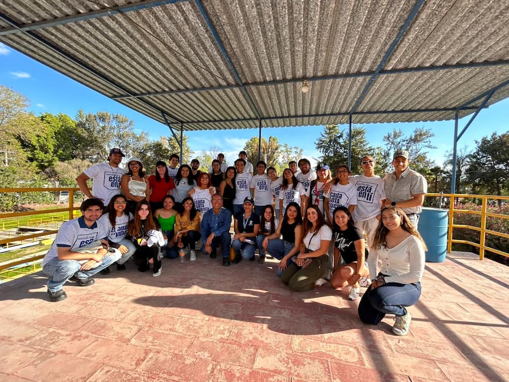 Universitarios conocen proceso de tratamiento de aguas de la CEA