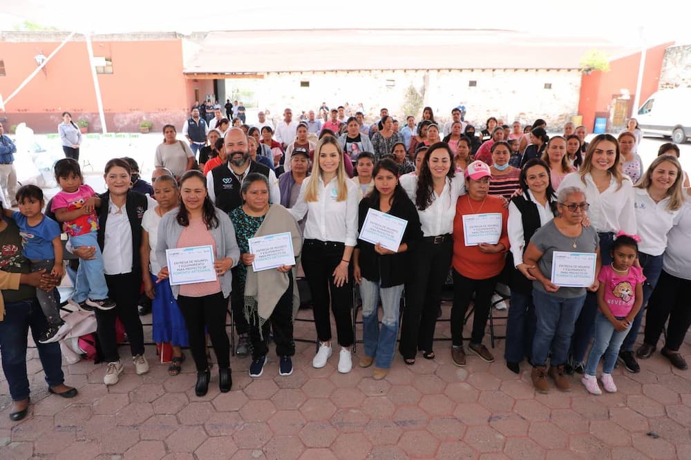 Fomenta SEDIF la participación comunitaria de las artesanas