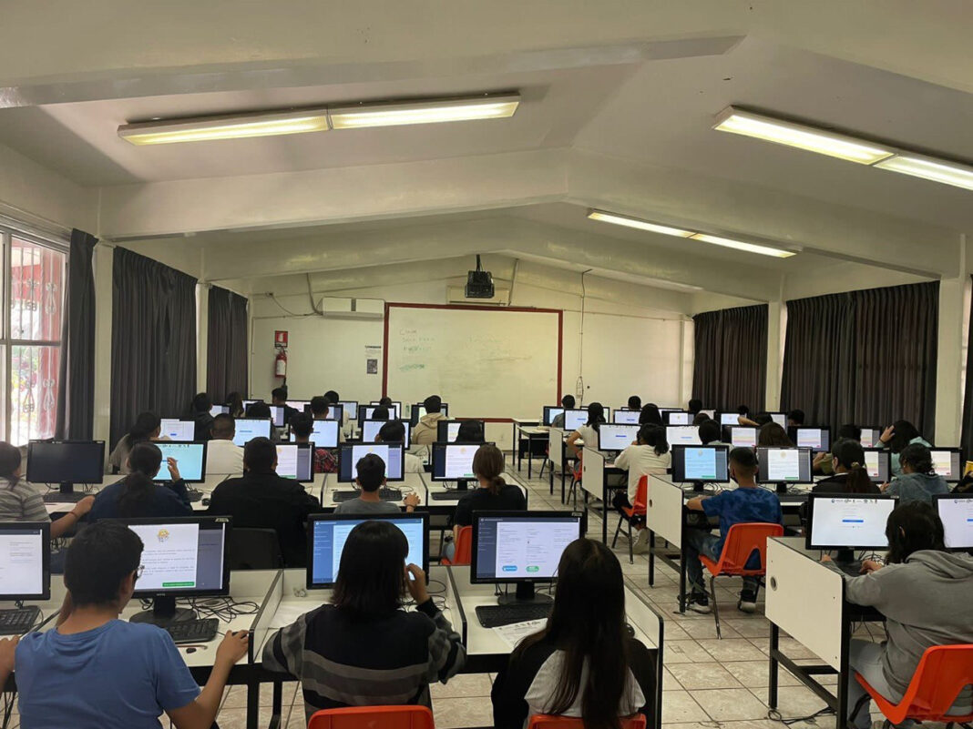 Participan 21 mil 866 jóvenes de EMS en evaluación diagnóstica