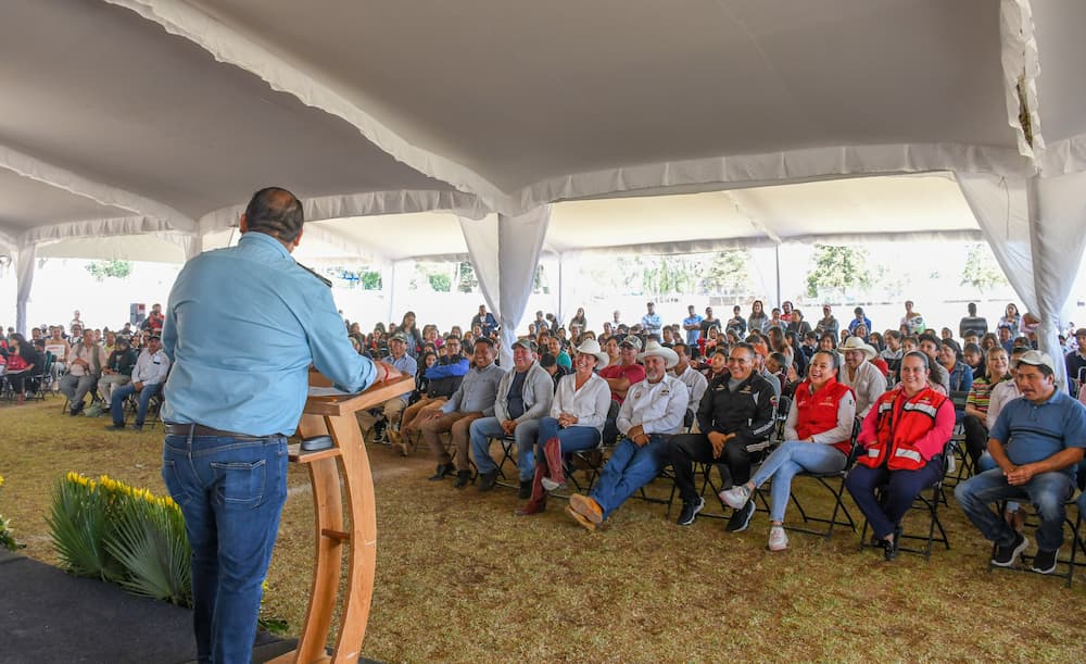 René Mejía Montoya apoya al fortalecimiento de la educación, mediante el programa “Escuelas con Progreso y Felicidad”