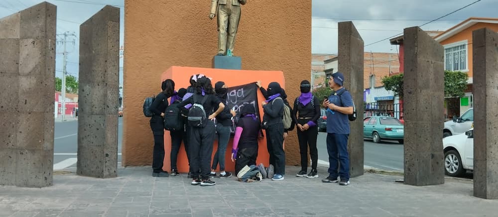 Feministas marchan en Centro de SJR para exigir justicia por presunto feminicidio de Paola