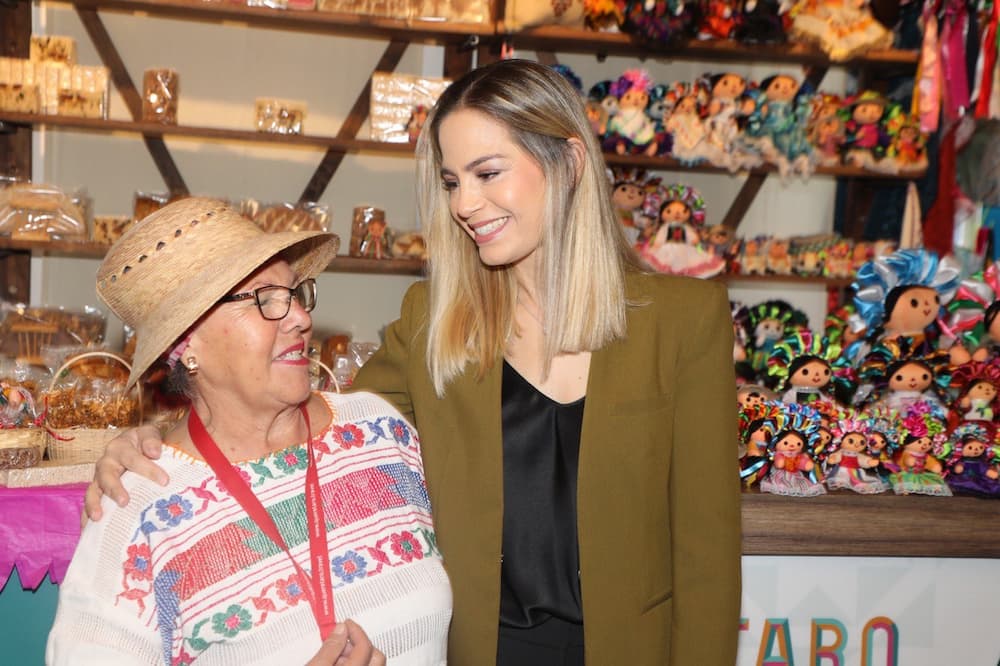 Promociona Car Herrera riqueza artesanal y cultural de Querétaro