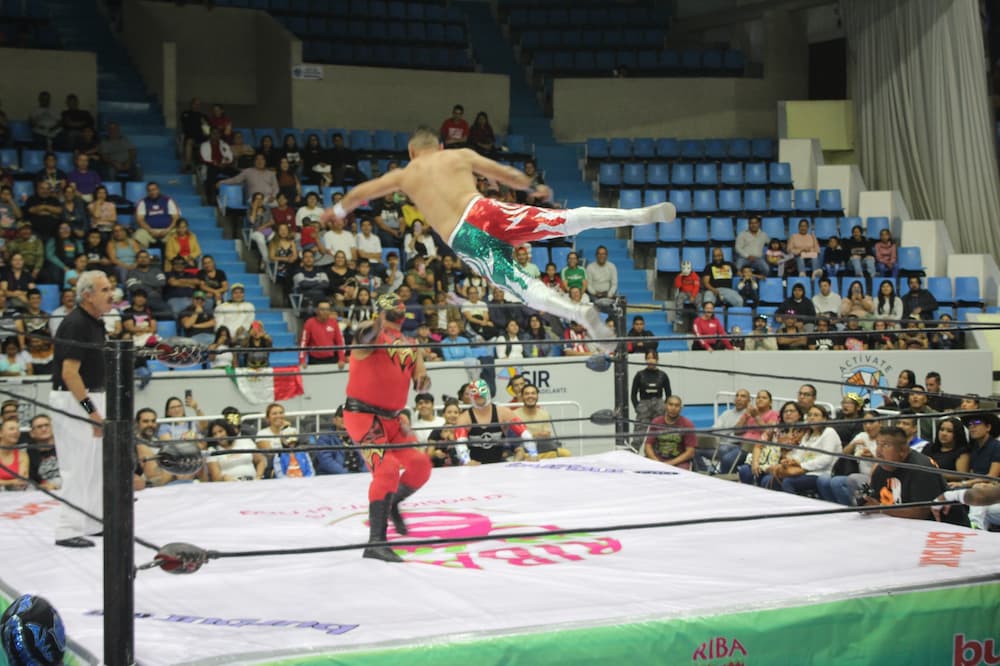 Sanjuanenses disfrutaron de Lucha Libre con grandes exponentes del pancracio mexicano