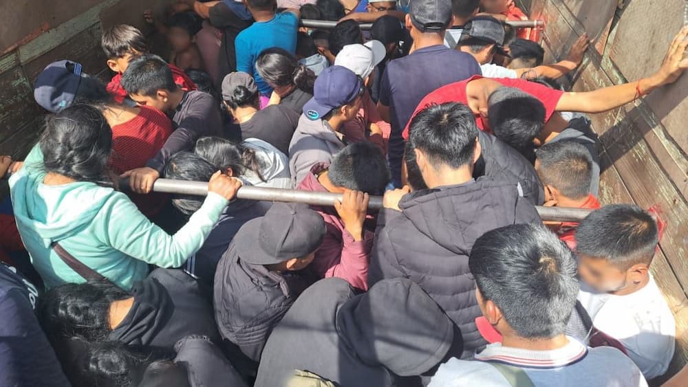 Localizados 130 migrantes extranjeros en un camión de carga en Veracruz