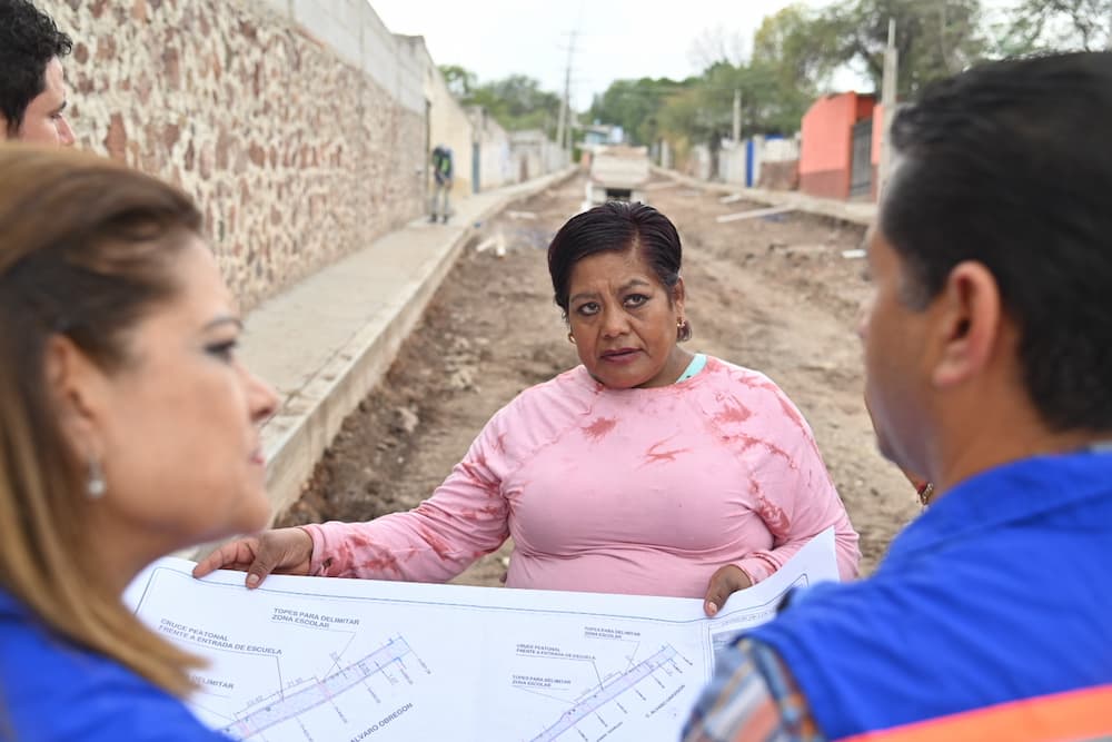 Supervisan obra en calle Álvaro Obregón en el municipio de Colón Supervisan obra en calle Álvaro Obregón en el municipio de Colón