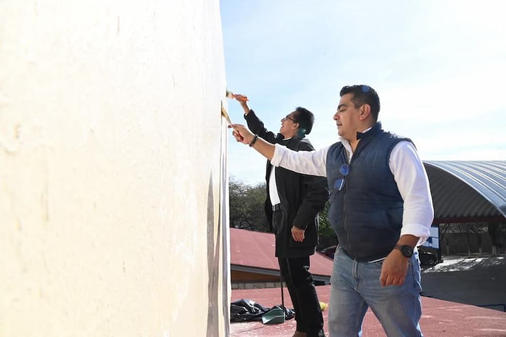 Autoridades entregan mobiliario escolar y rehabilitan instalaciones de primaria de Ezequiel Montes