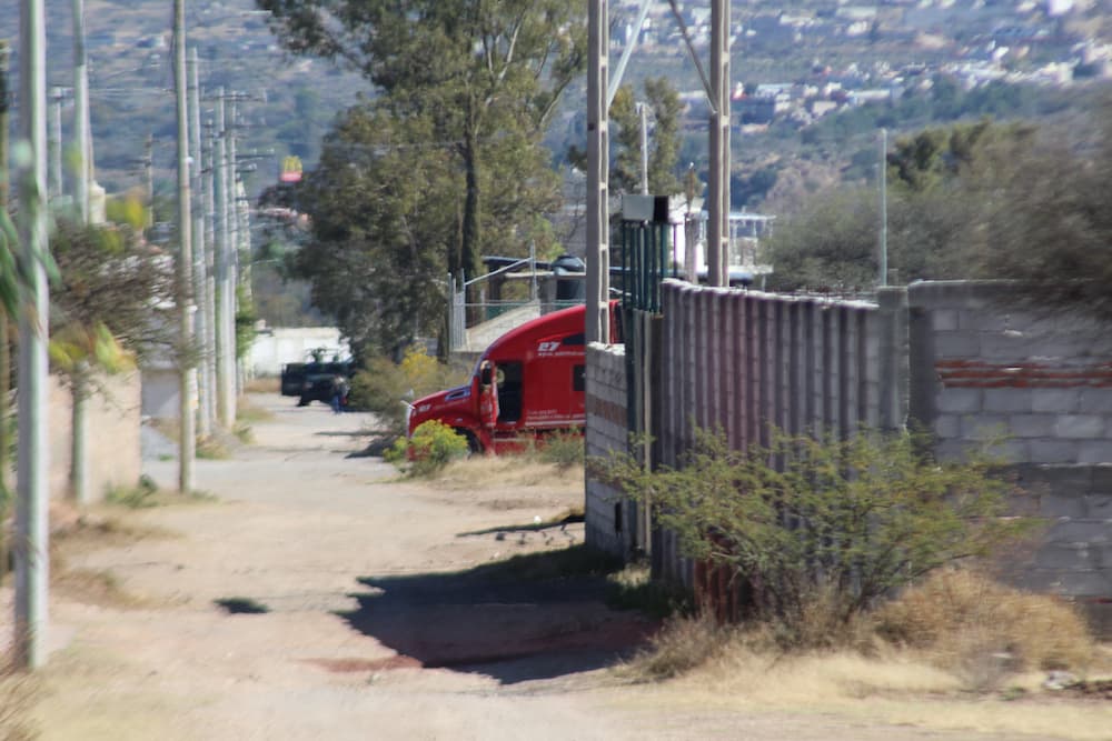 Catean bodega donde aseguran más de 180 mil litros de huachicol en Loma Linda, SJR