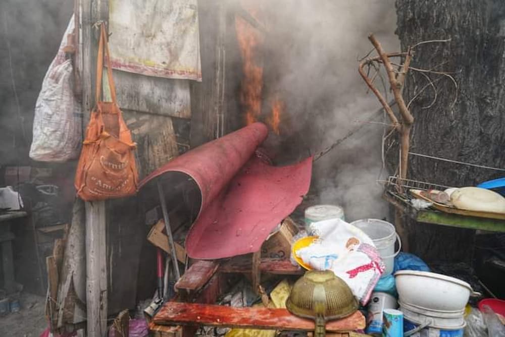 Incendio de casa moviliza a cuerpos de emergencia en Barrio de San Isidro, SJR