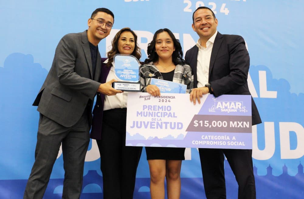 Roberto Cabrera entrega Premio Municipal de la Juventud 2024