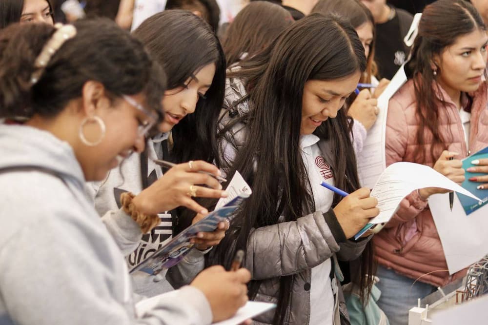 Realizan Segunda Feria de Universidades Hagamos Carrera 2024 en San Juan del Río Realizan Segunda Feria de Universidades Hagamos Carrera 2024 en San Juan del Río
